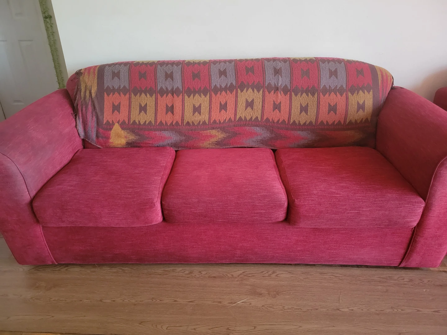 3- seater Sofa with Geometric Throw - photo 2