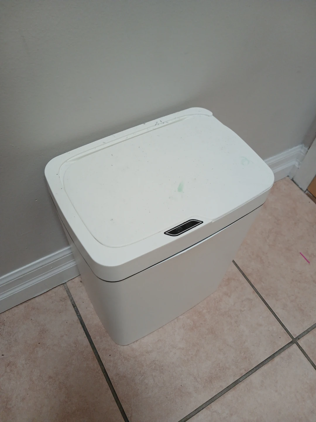 Premium White automatic lid trash can price is negotiatable