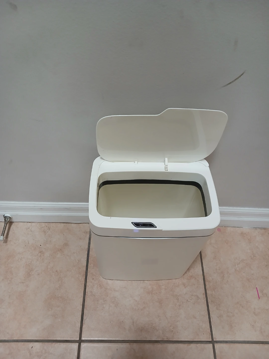Premium White automatic lid trash can price is negotiatable - photo 2