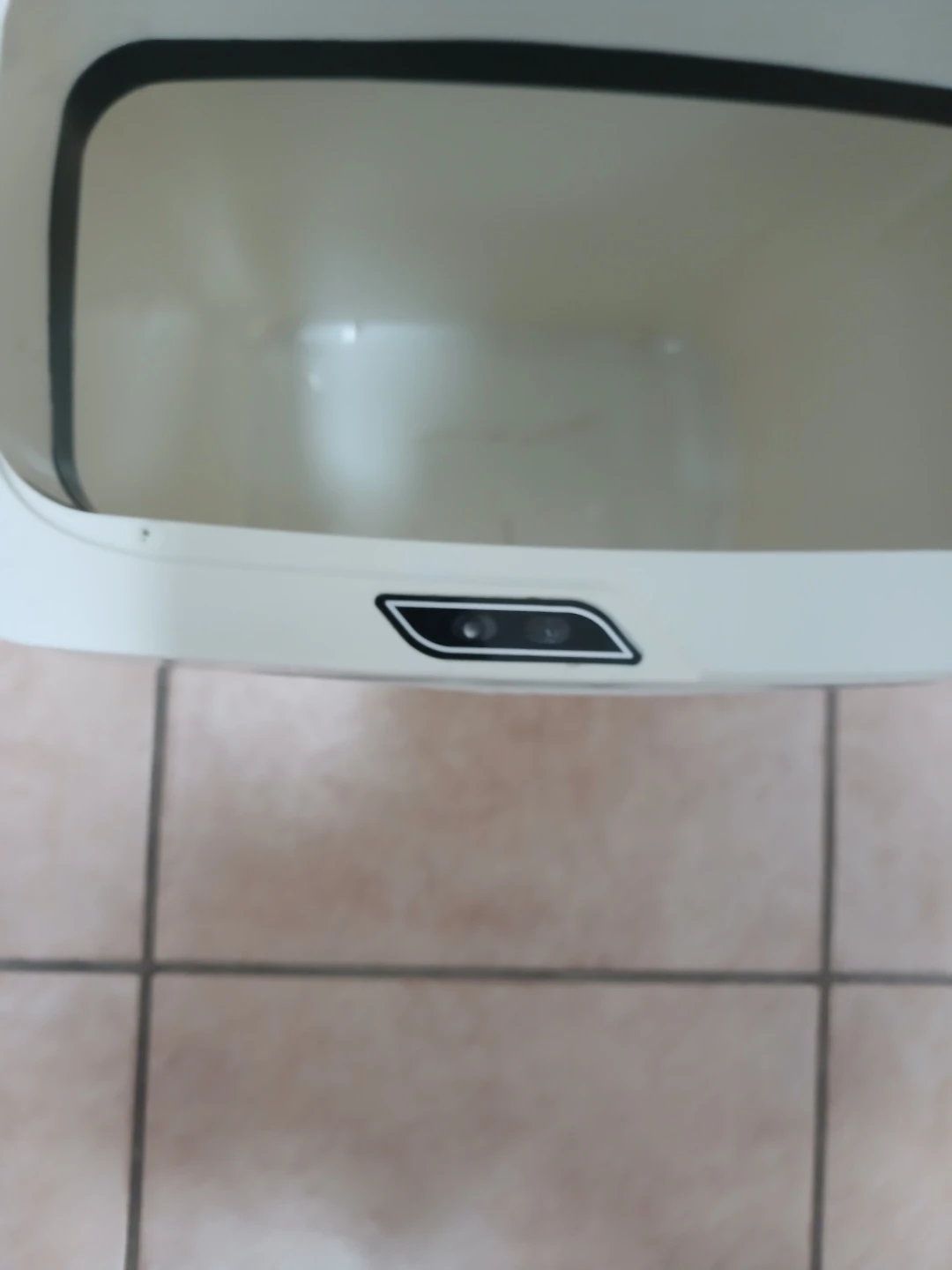 Premium White automatic lid trash can price is negotiatable - photo 3