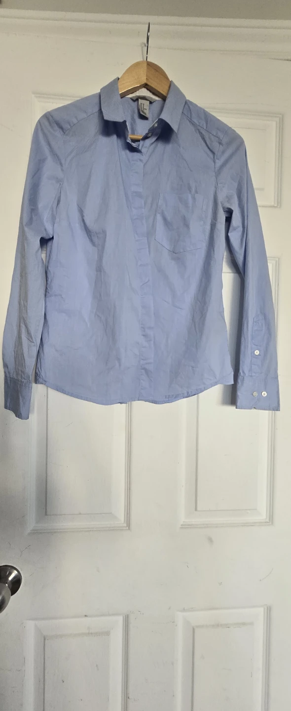H&M Light Blue Button-Up Shirt Size 10