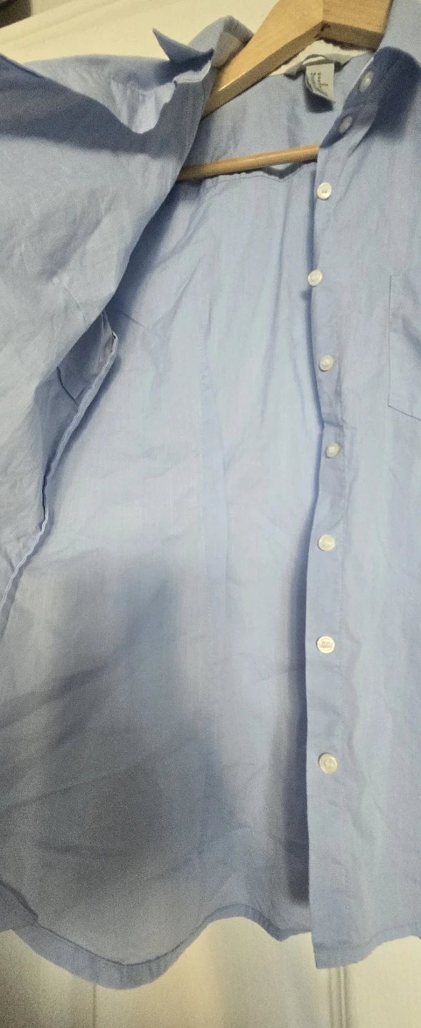 H&M Light Blue Button-Up Shirt Size 10 - photo 2