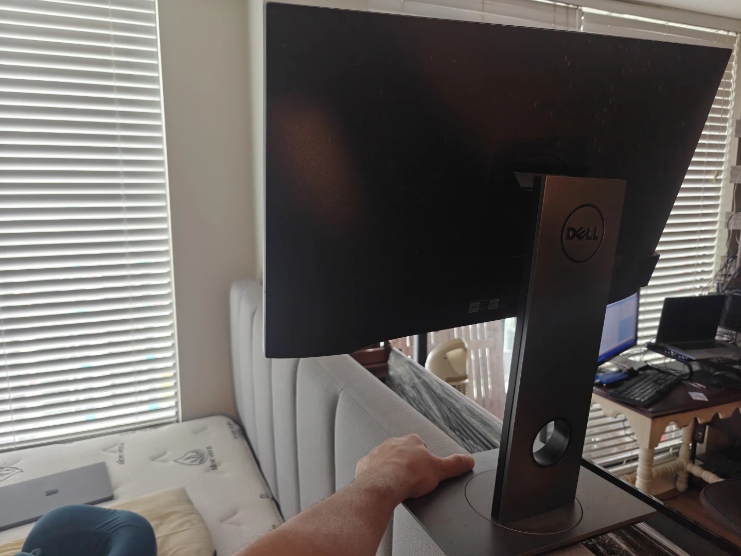 Dell P2419H Flat Panel Monitor - photo 3