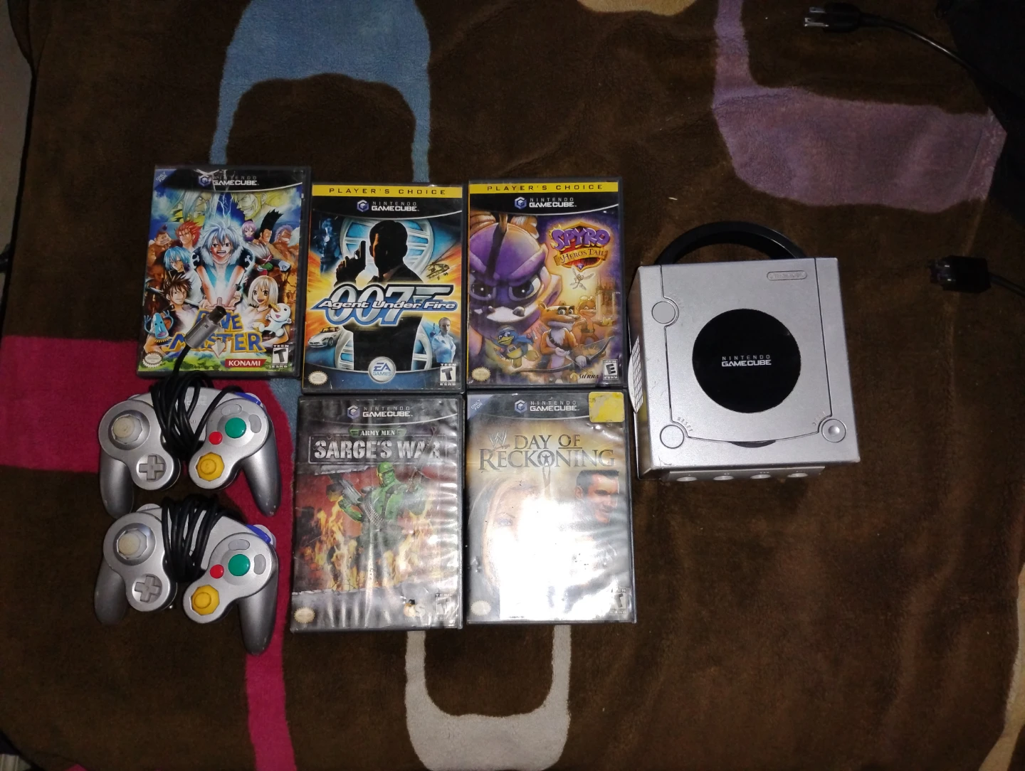 Nintendo GameCube Console with Controllers and Games - photo 2