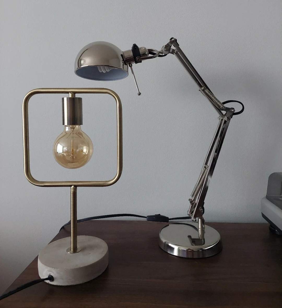 2 Lamps