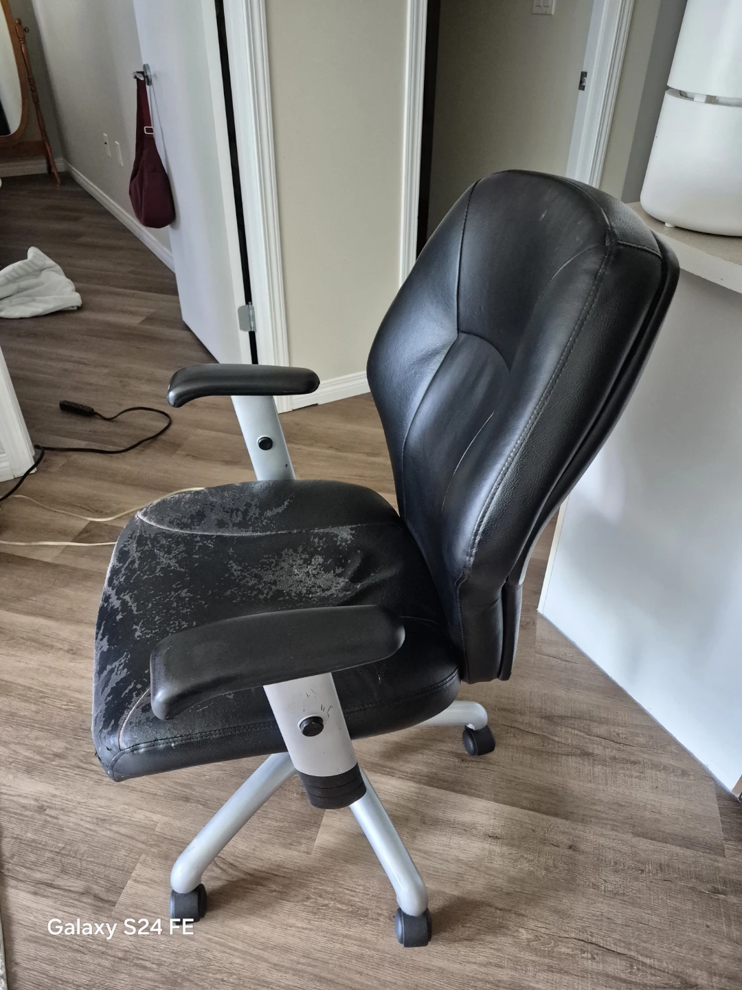 Office Chair good working hydolics
