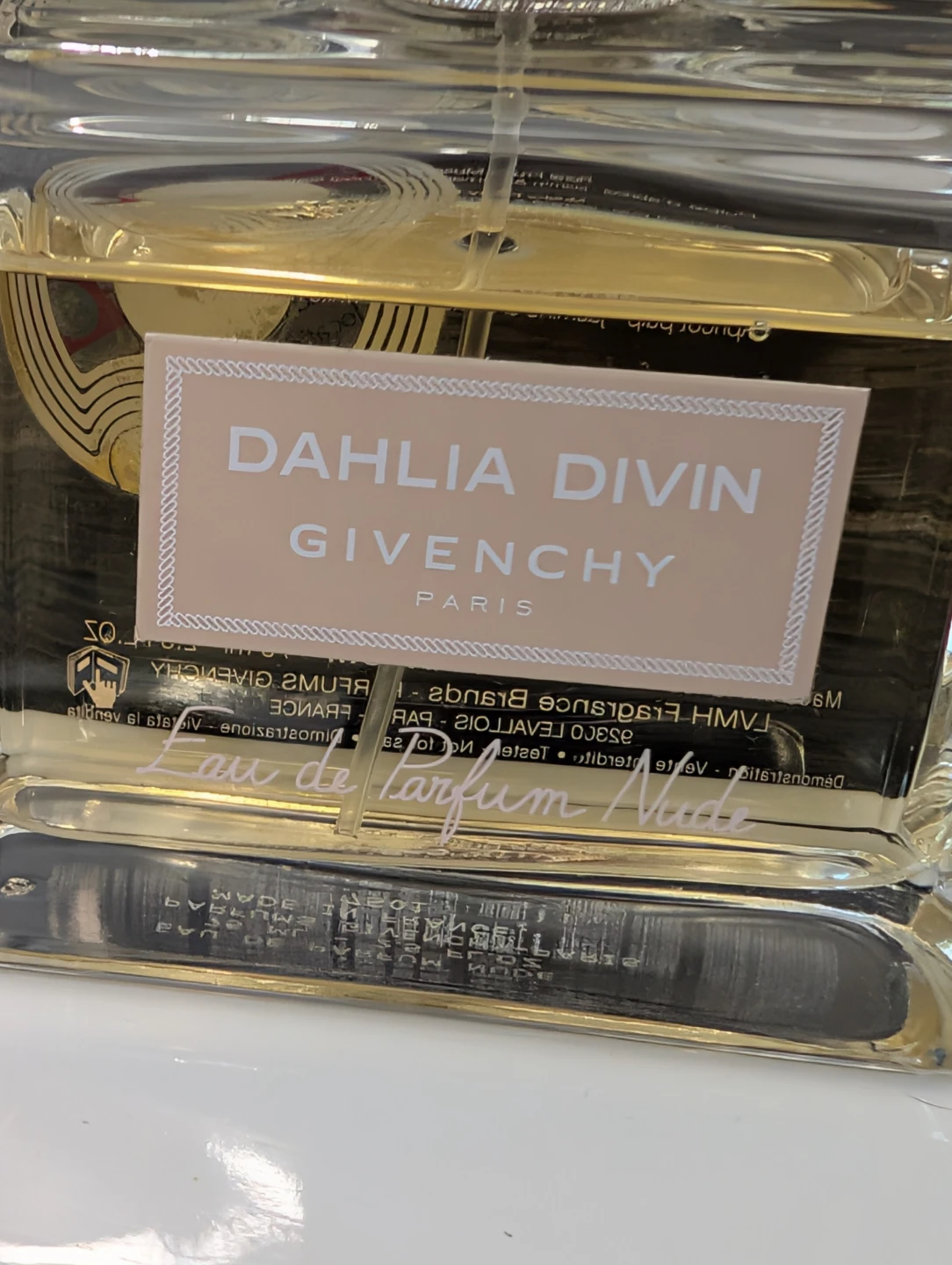 Givenchy Dahlia Divin Nude Eau De Parfum Spray 2.5 Oz - photo 2