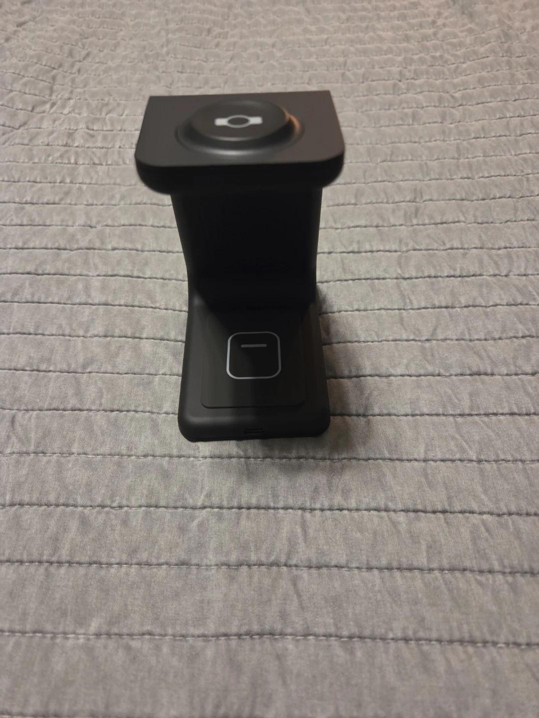 3-in-1 Wireless Charging Station - photo 2