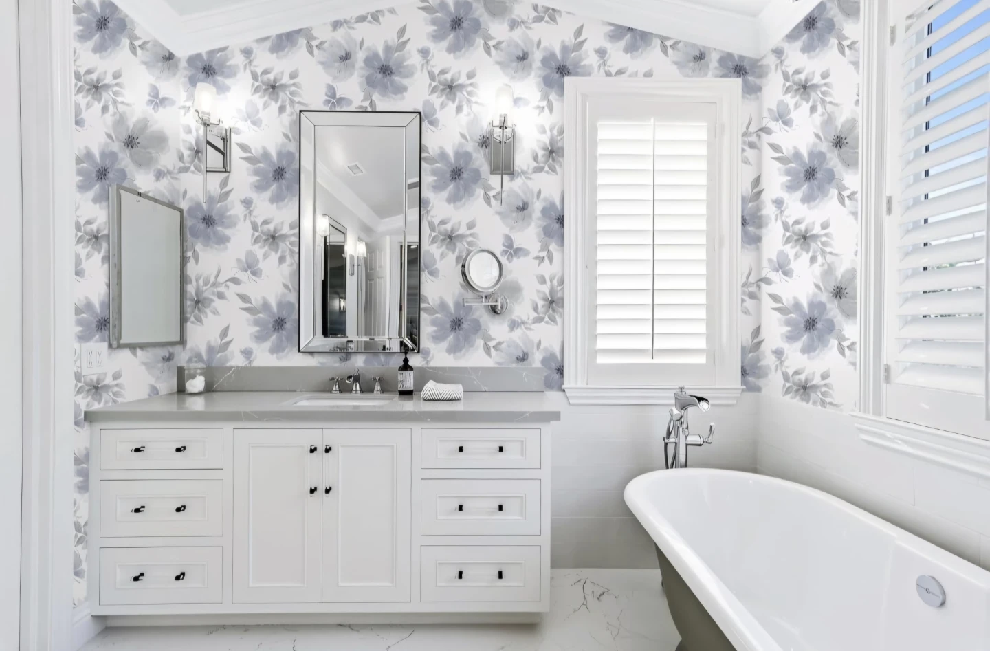 Watercolour Floral Peel & Stick Wallpaper - Blue Grey 17.3"×197" - photo 5