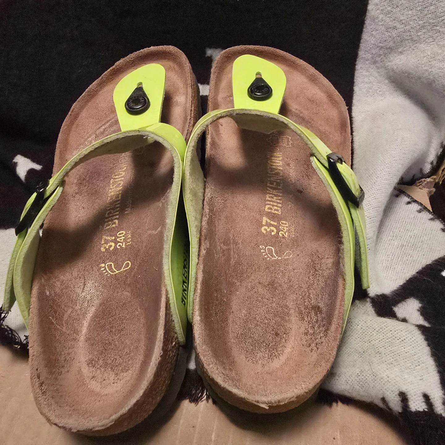 Birkenstock Gizeh Neon Green Sandals Size 37 - photo 3