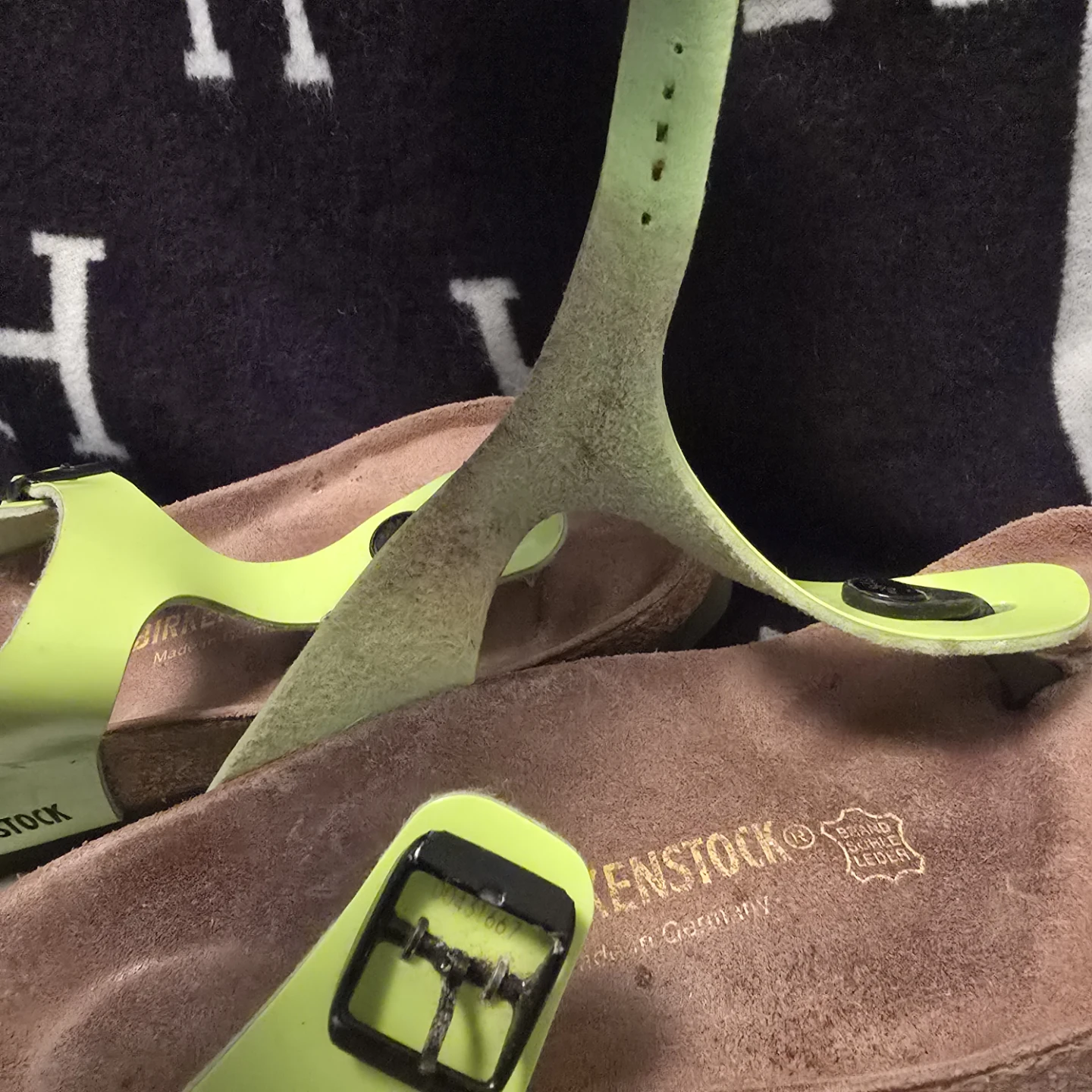 Birkenstock Gizeh Neon Green Sandals Size 37 - photo 5