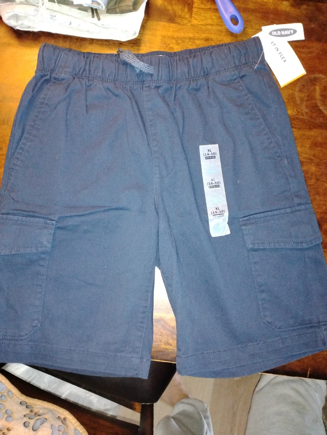Old Navy Built-In Flex Cargo Shorts XL (14-16)