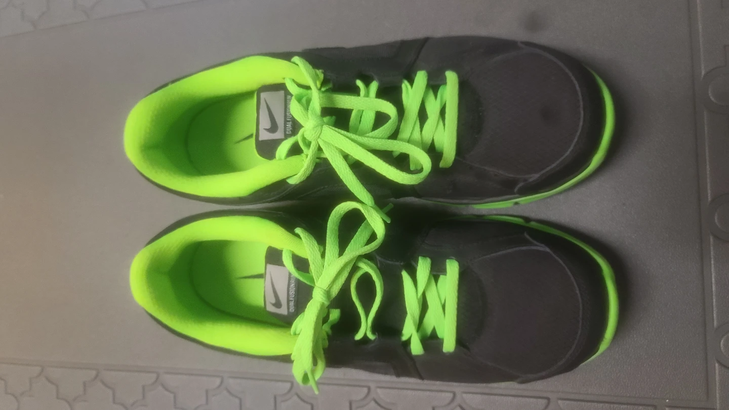 Nike Dual Fusion kids Running Shoes Size 4Y and 7Y - photo 5