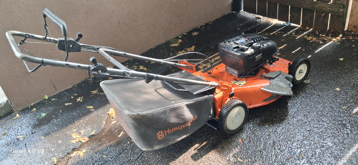 Husqvarna Orange Lawn Mower - photo 4
