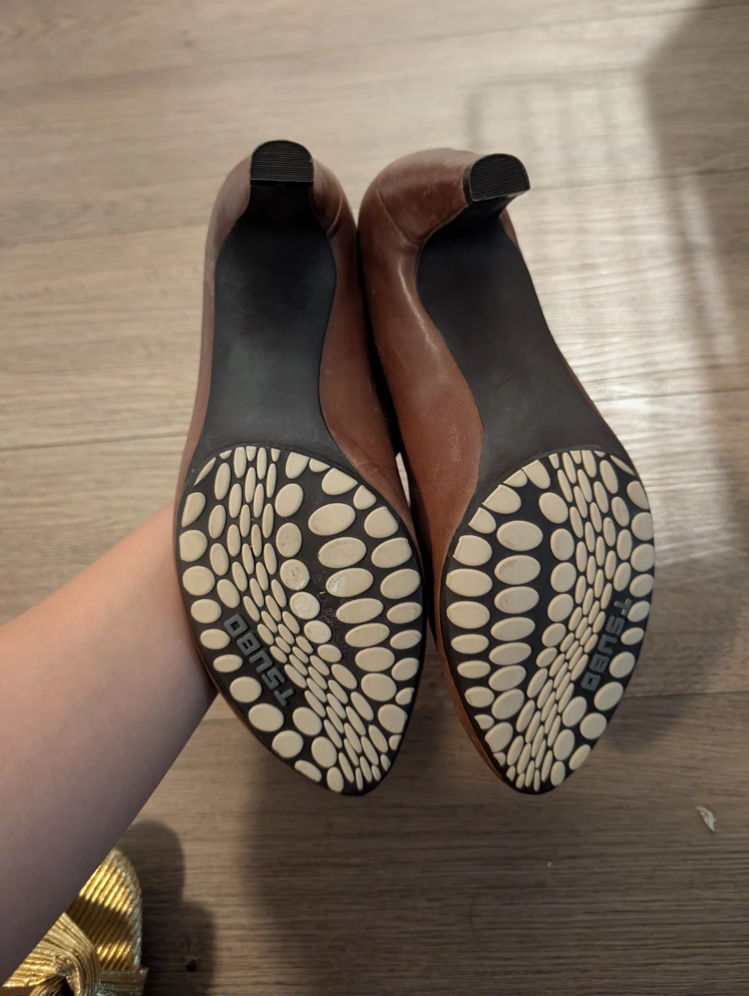 Tsubo Brown Leather T-Strap Heels - photo 4