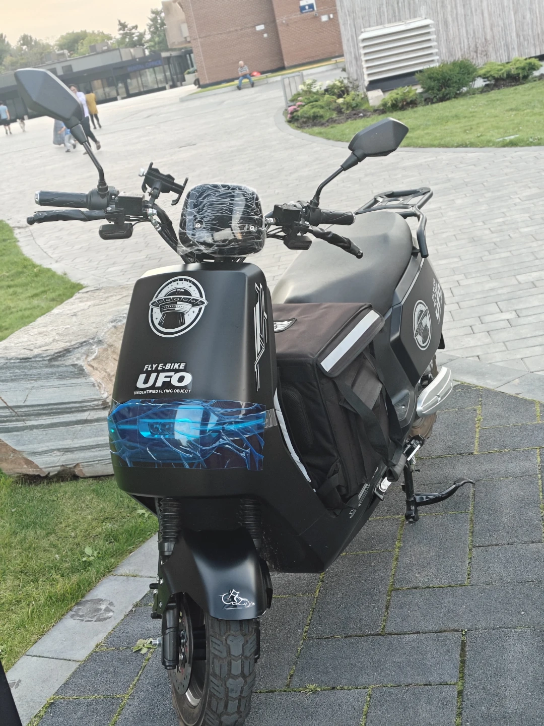 FLY E-BIKE UFO Scooter - photo 4