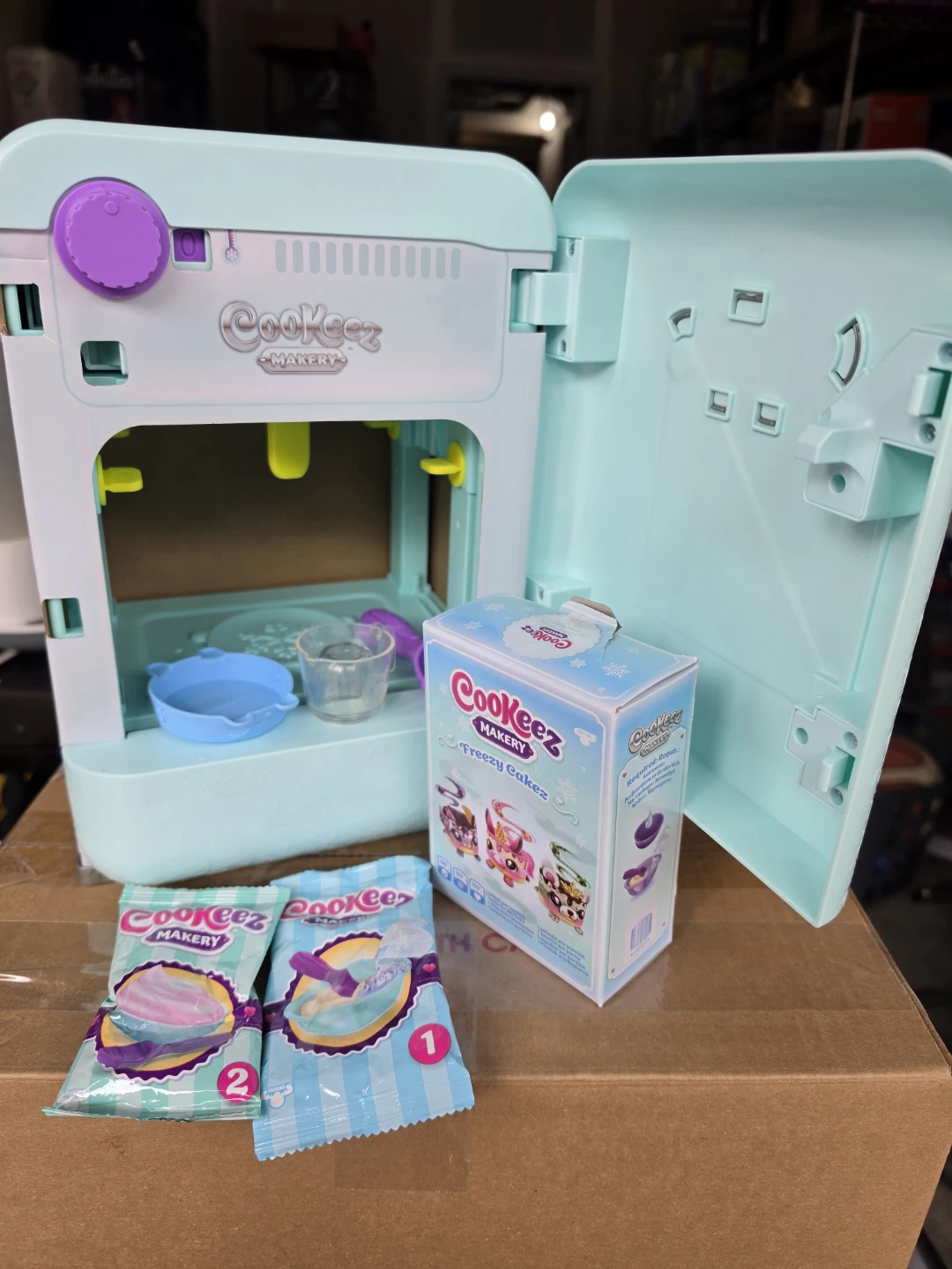 Cookeez Makery Freezy Cakes Playset - photo 2