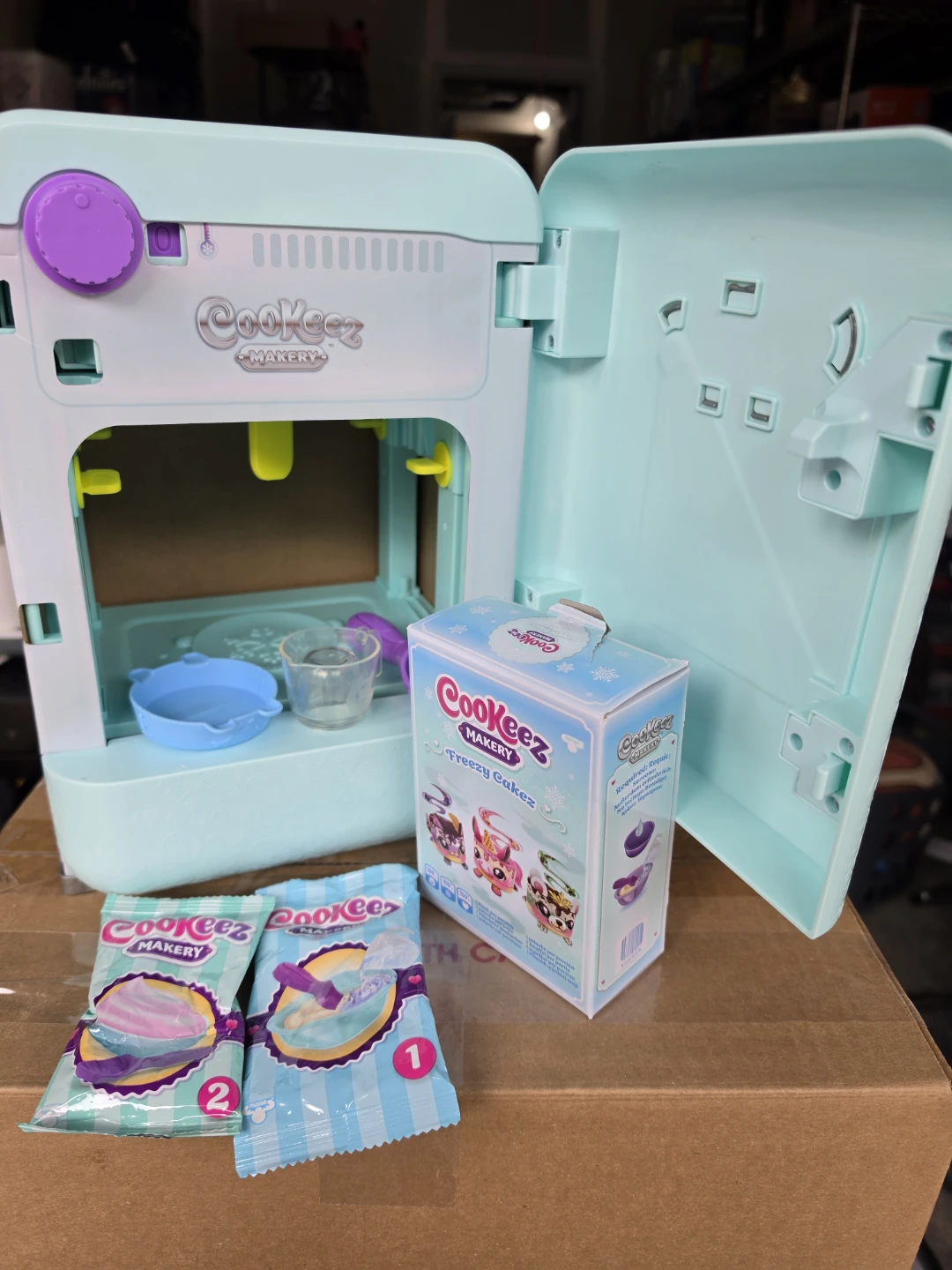Cookeez Makery Freezy Cakes Playset - photo 3