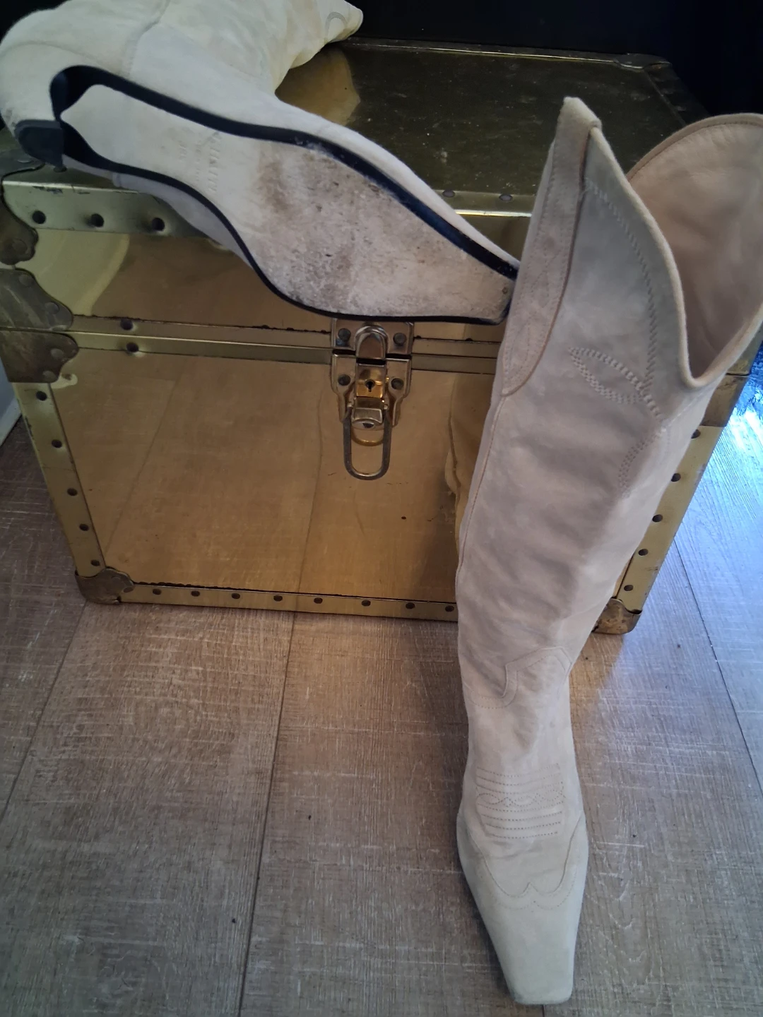 Elegant KHAITE knee-high boots - photo 3