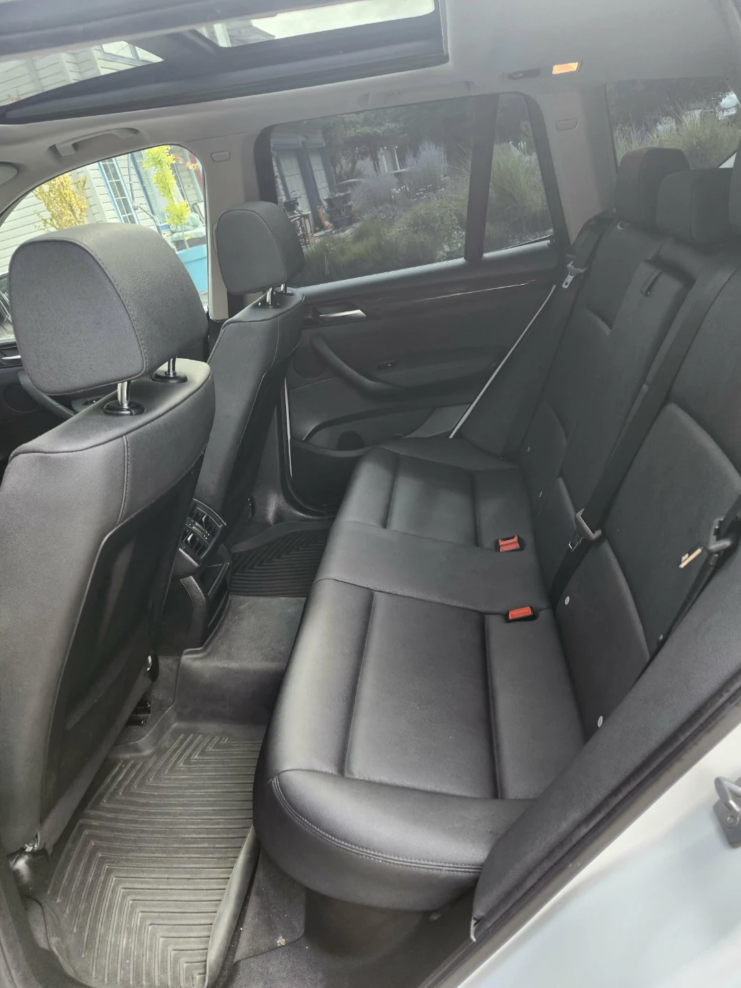 BMW X3 xDrive28i White SUV - photo 3
