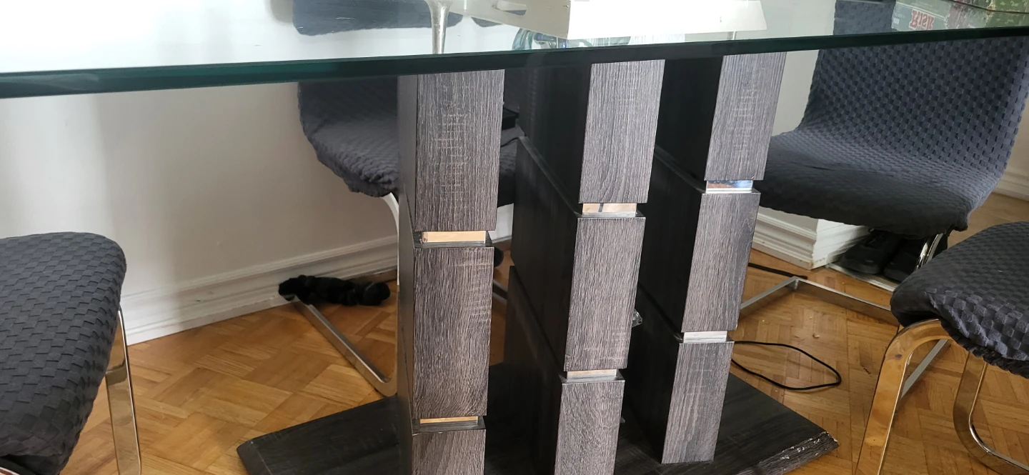 Dining Table with Wood-Look Base - photo 3