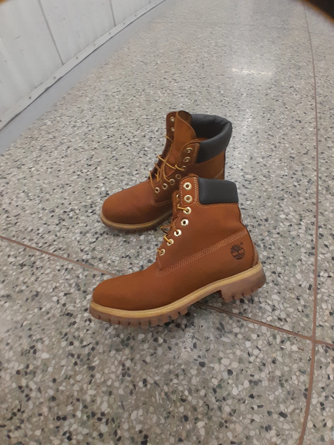 Timberland  6-Inch Premium Waterproof Men's Boots  Size 8 - photo 3