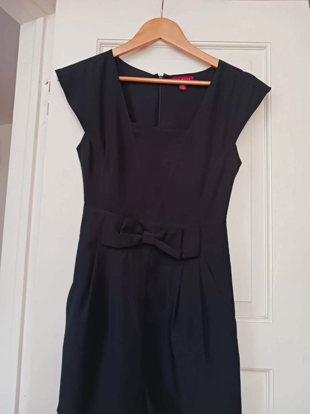 TED BAKER LONDON BLACK ROMPER/ JUMPSUIT  W/ BOW. 0. - photo 2