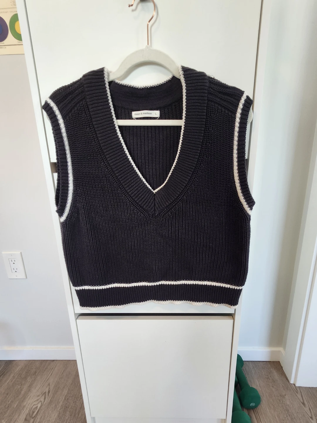 Moon & Madison Dark Grey V-Neck Sweater Vest