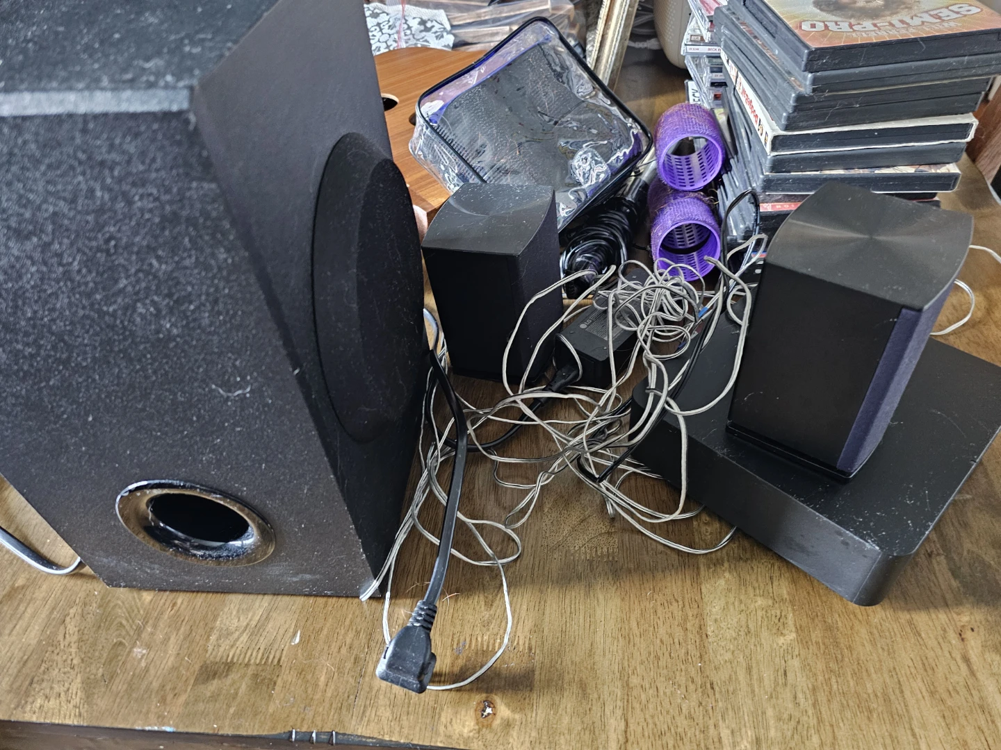 LG Black 2.1 Speaker System with Subwoofer