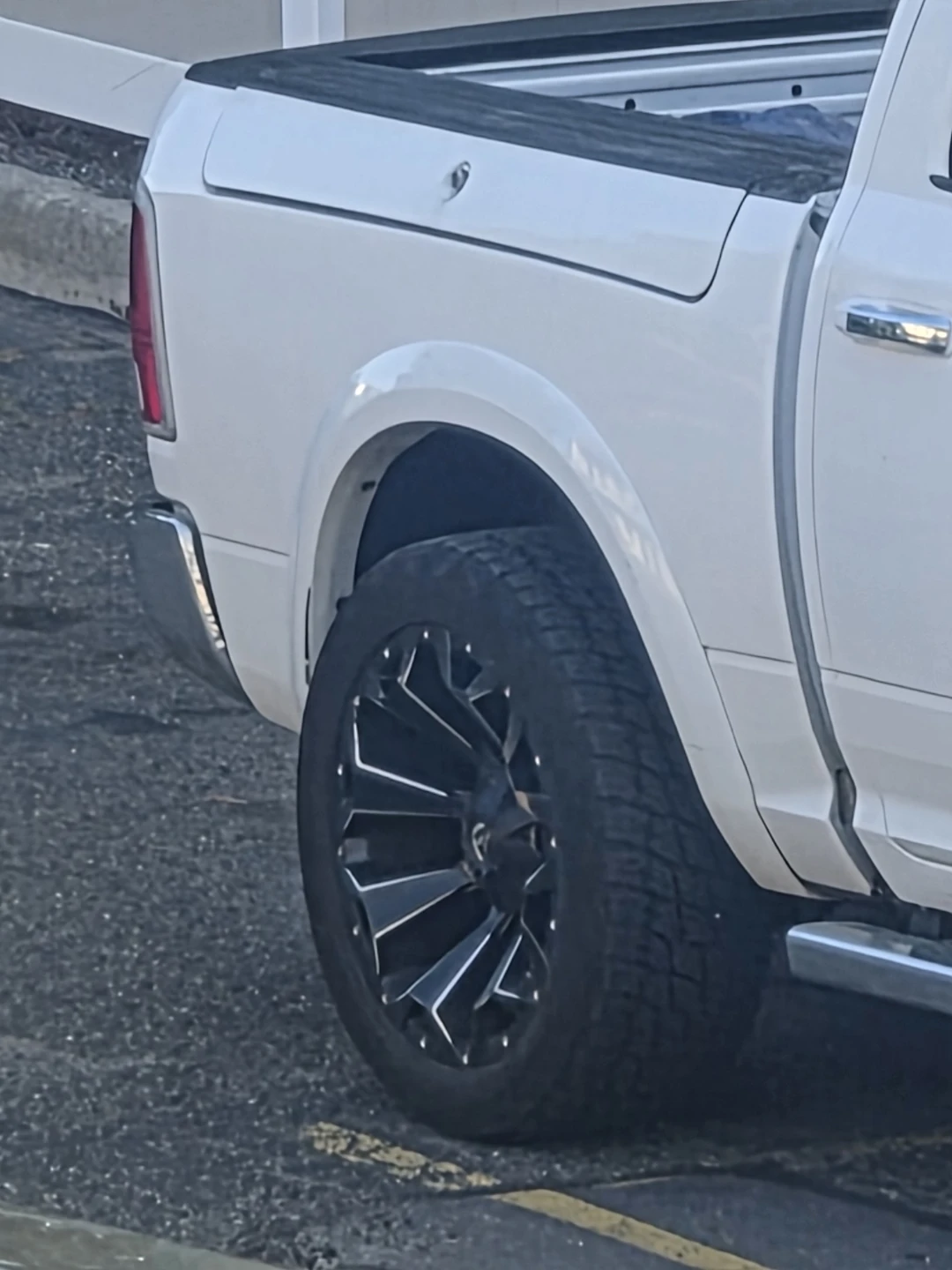 White Ram Truck with Custom Wheels - photo 2