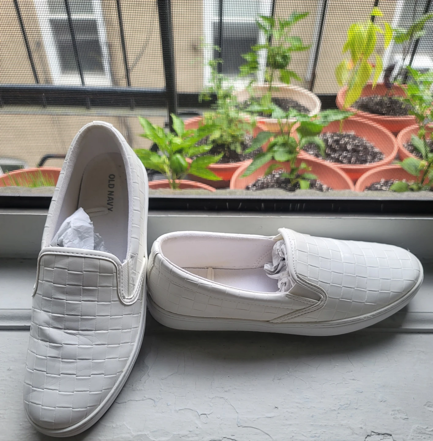 Old Navy White Embossed Slip-On Shoes