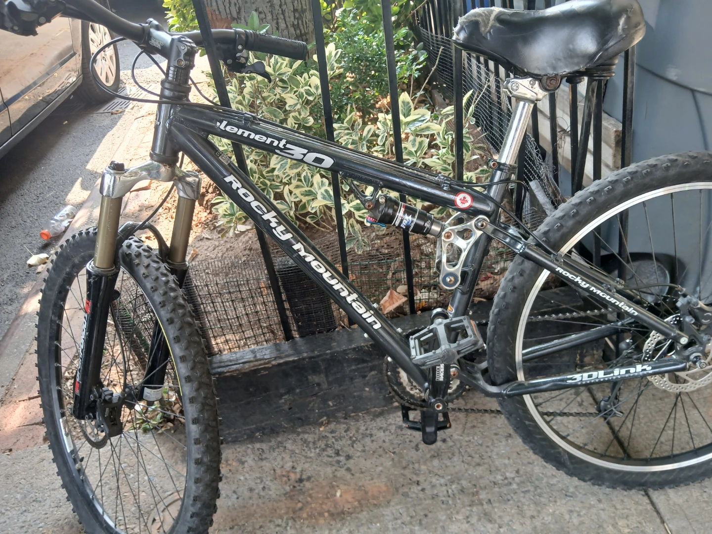 Rocky Mountain Element 30 Mountain Bike