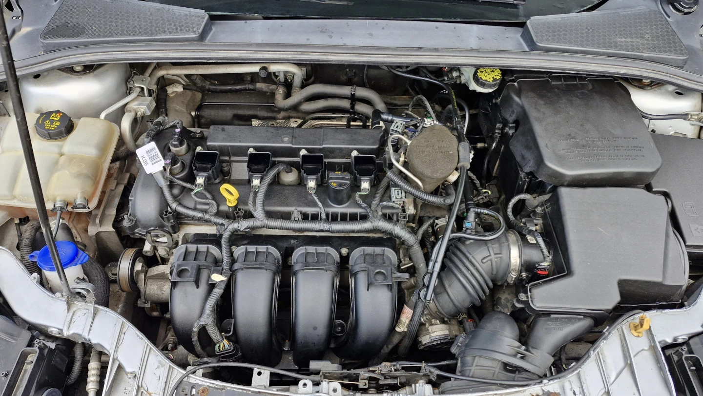 Silver Ford Focus Sedán 2015 - photo 5
