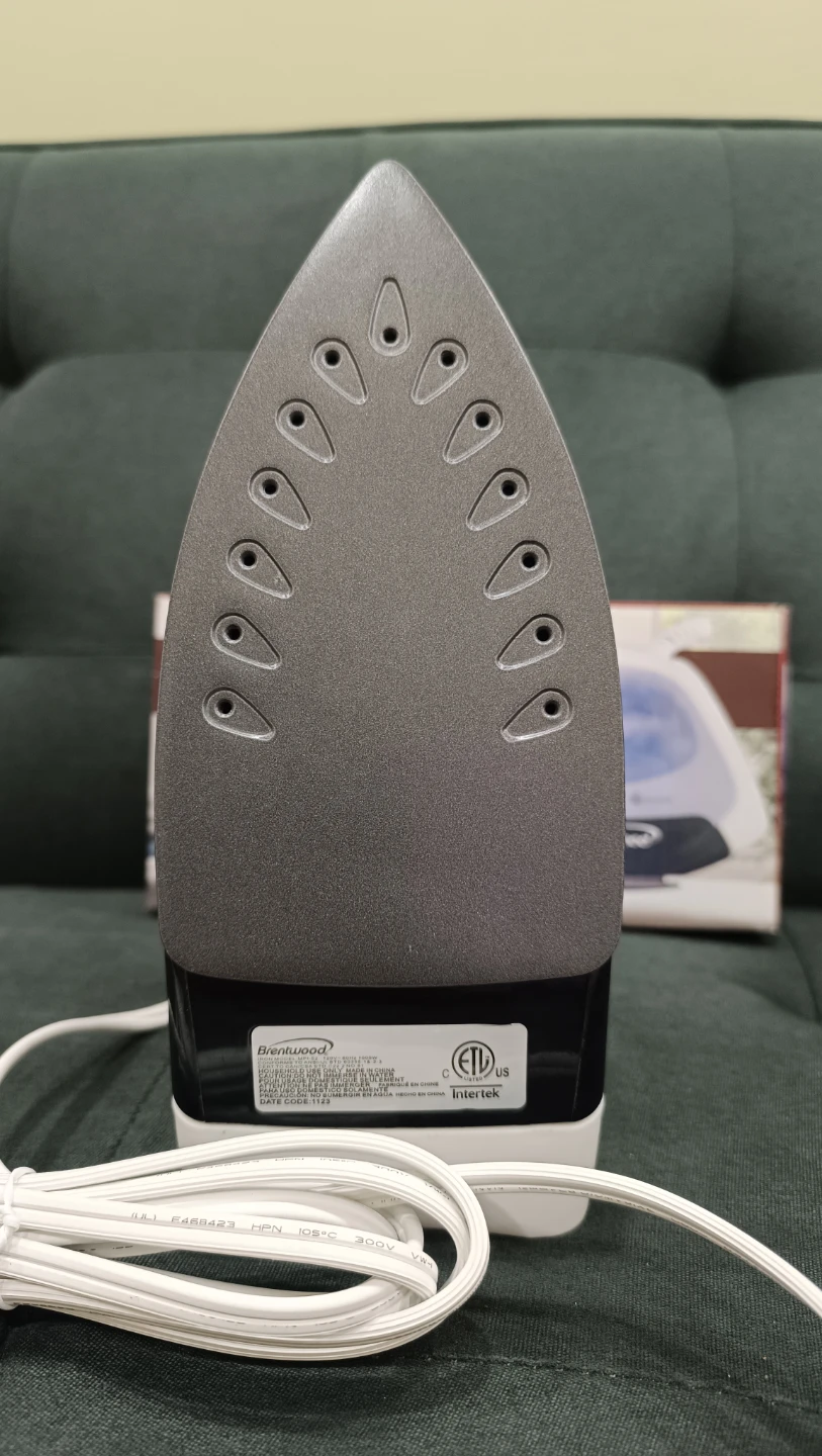 Brentwood Steam Iron - photo 2