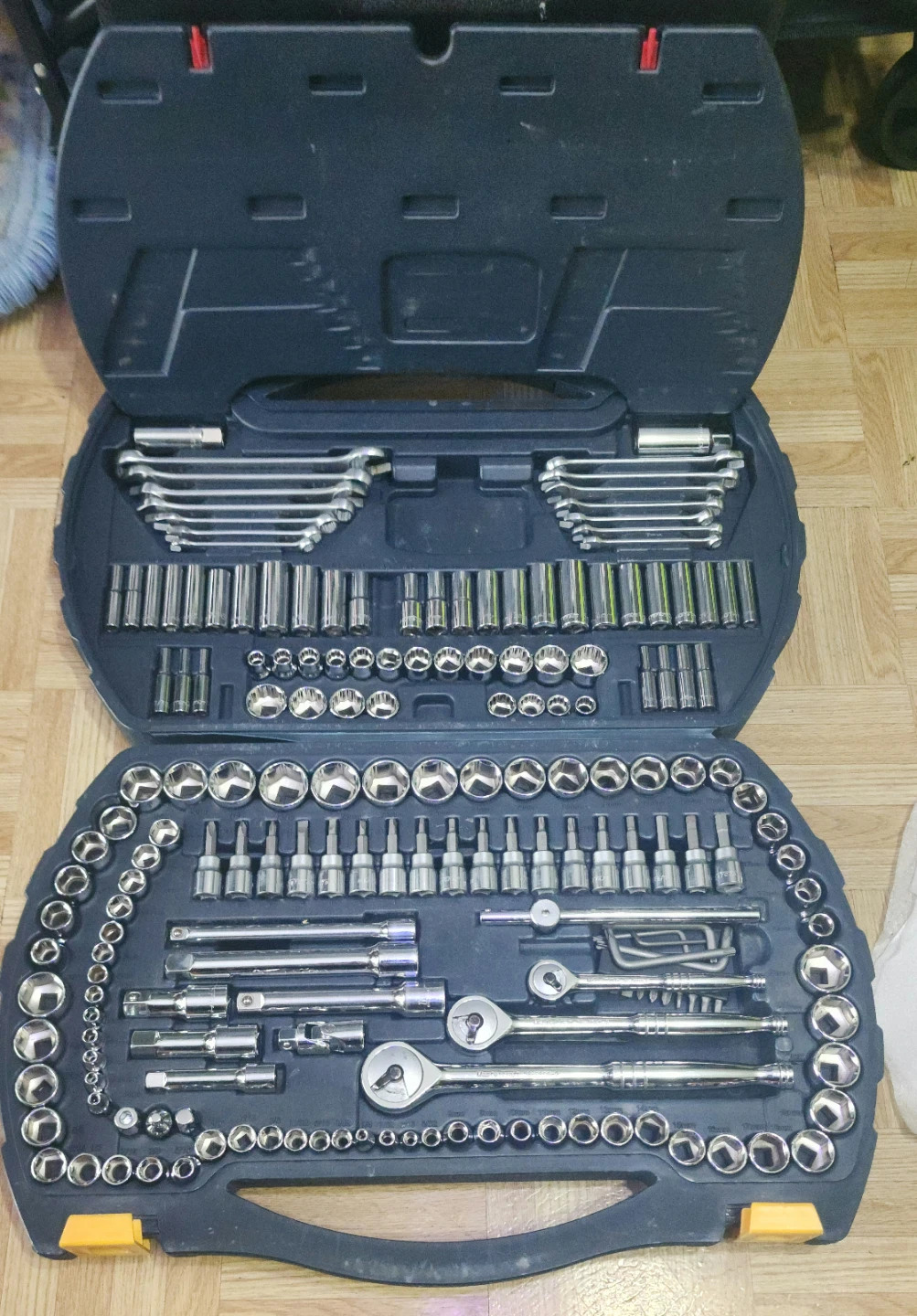 Mastercraft Socket and Wrench Set