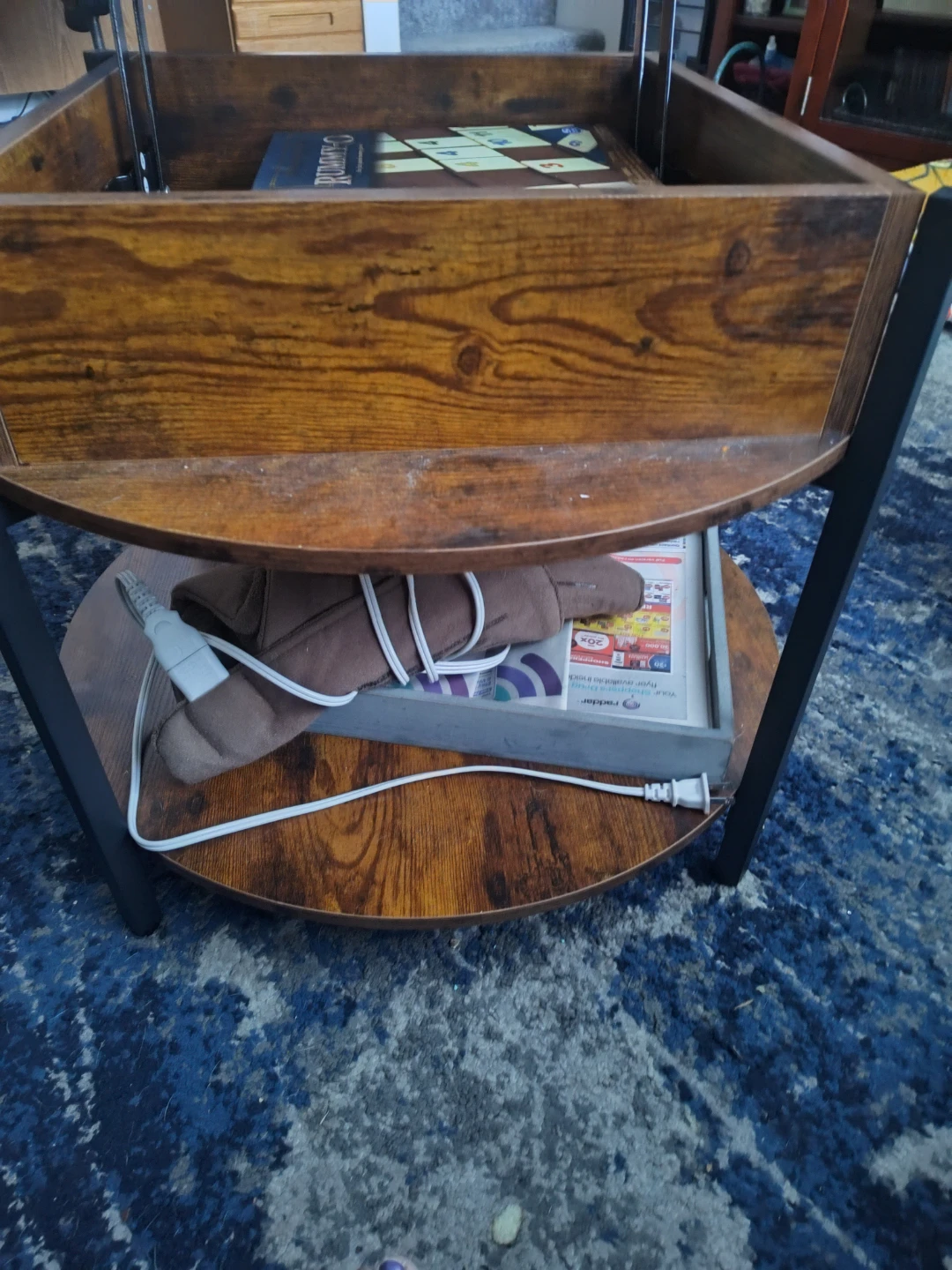 Excellent Condition Lift Top Coffee table - photo 2
