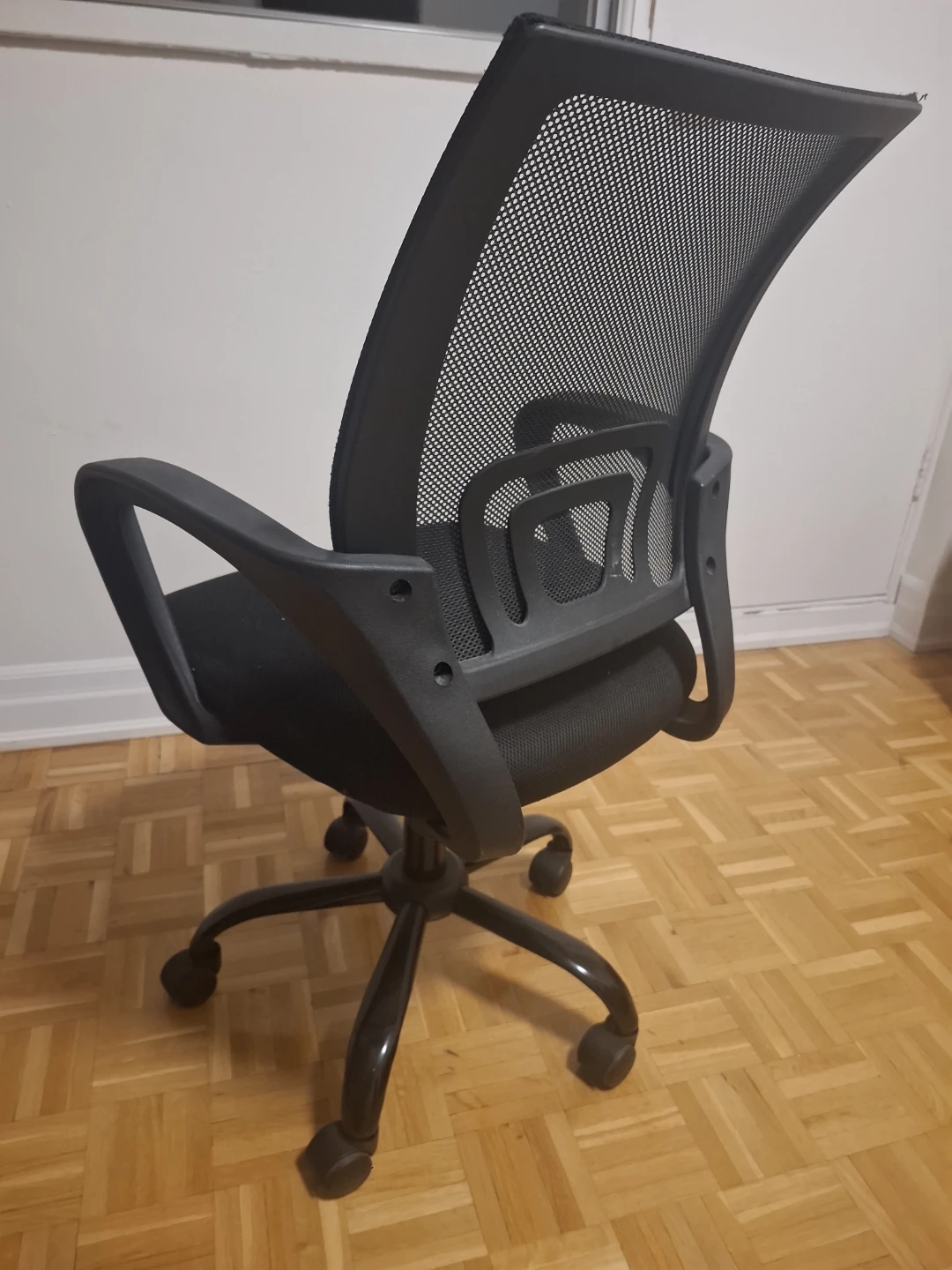 Black Mesh Office Chair - photo 3