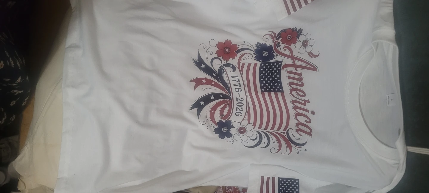 Brand new, never worn, festive 4th of July Tshirt, size L - photo 2