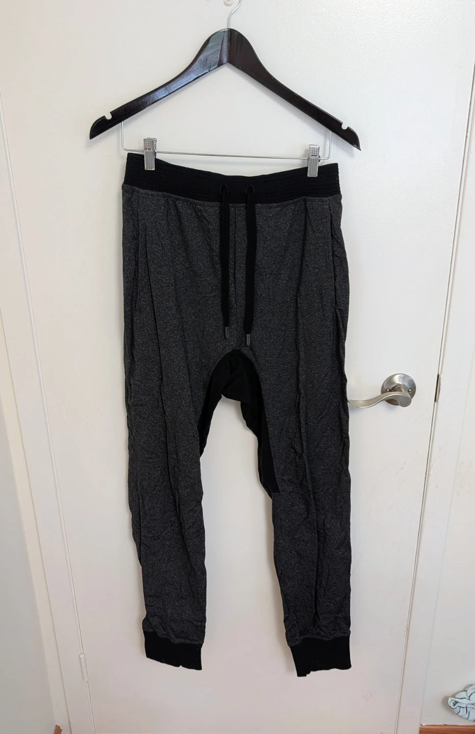 Lululemon Men's Grey Jogger Pants - Men's Medium