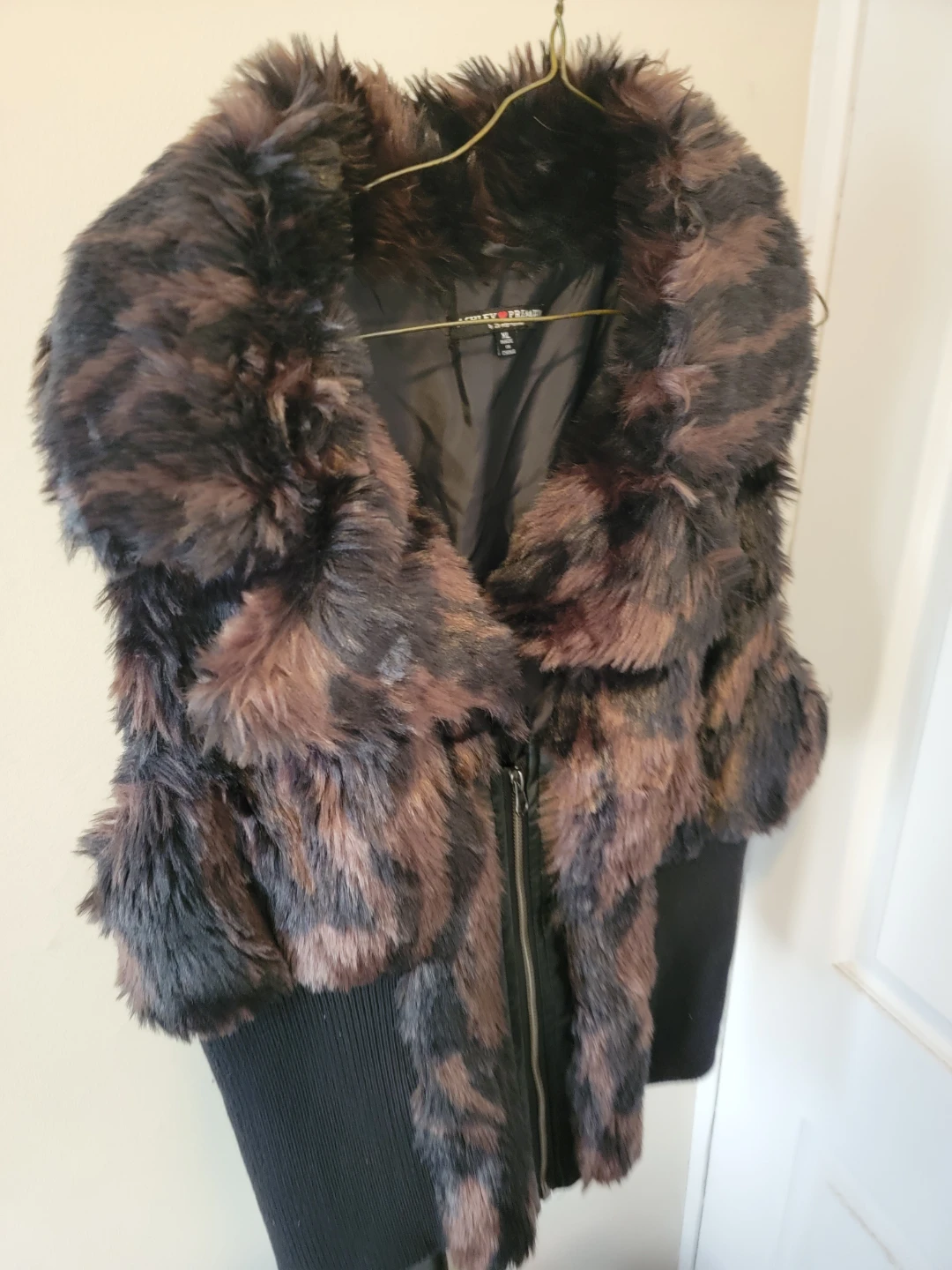Ashley & Storm Faux Fur Vest Size XL - photo 4