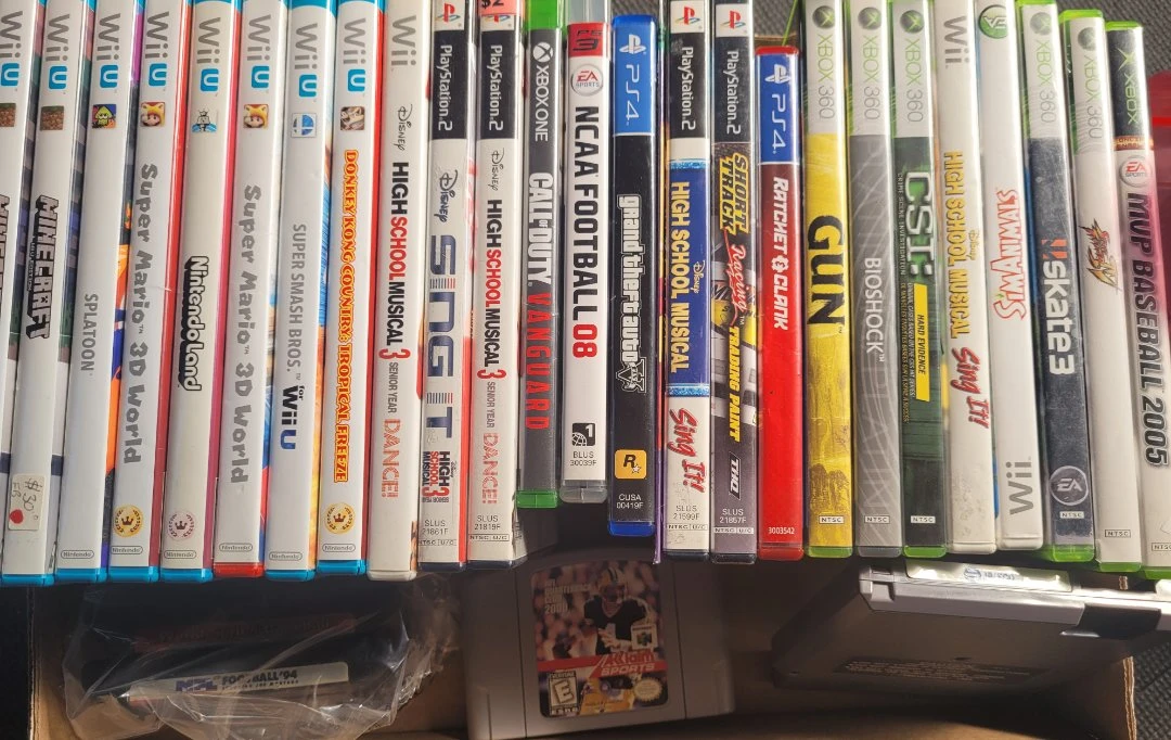 Video game lot - photo 3