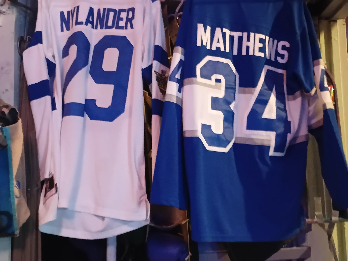 Toronto maple leafs NHL jerseys
