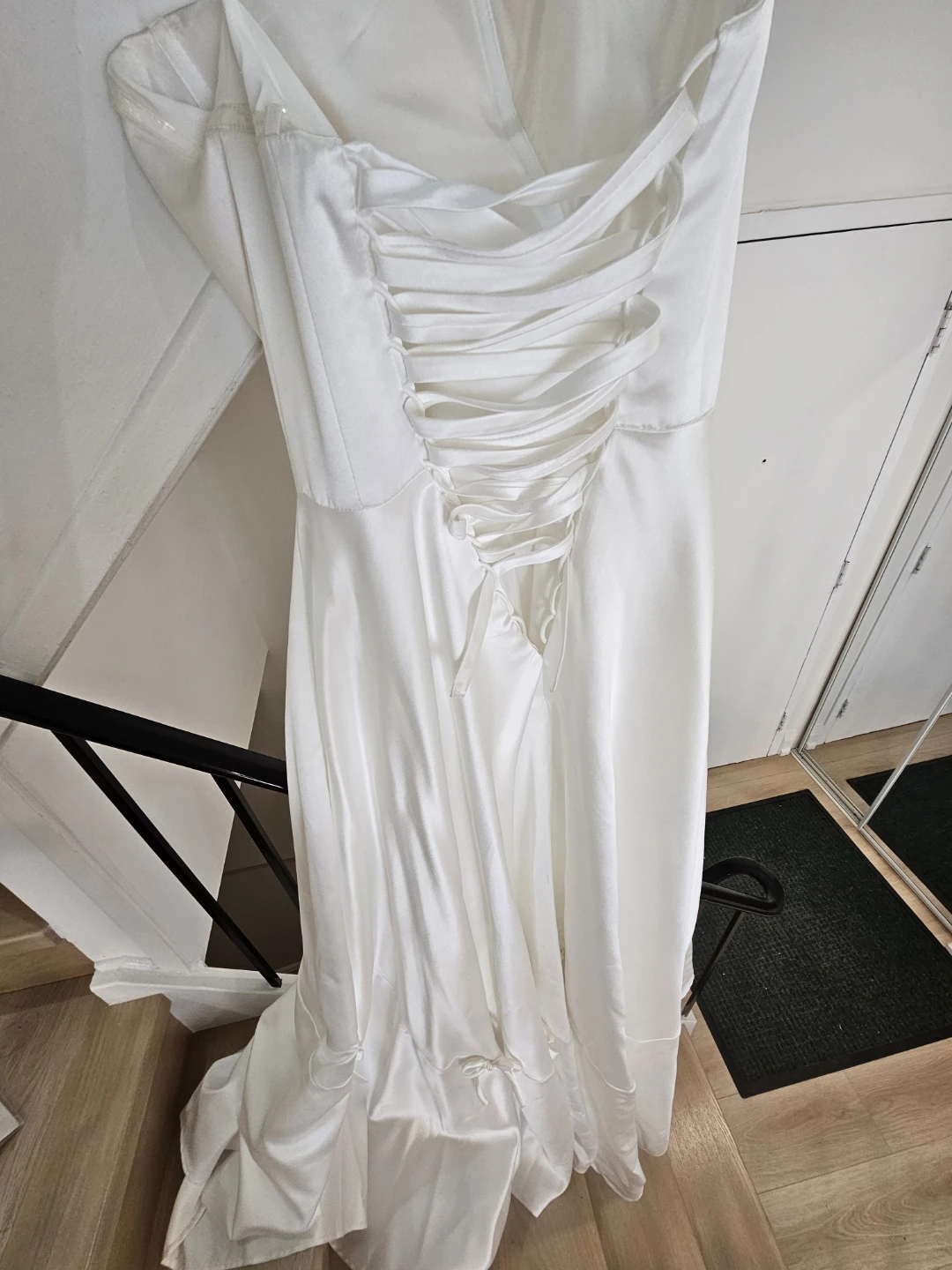 Ivory Satin Wedding Dress with Bows - photo 4