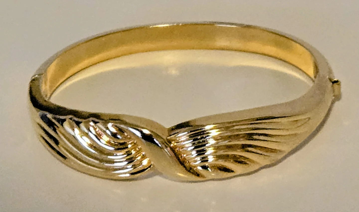 Vintage Gold Plated Hinged Bangel Bracelet - photo 2
