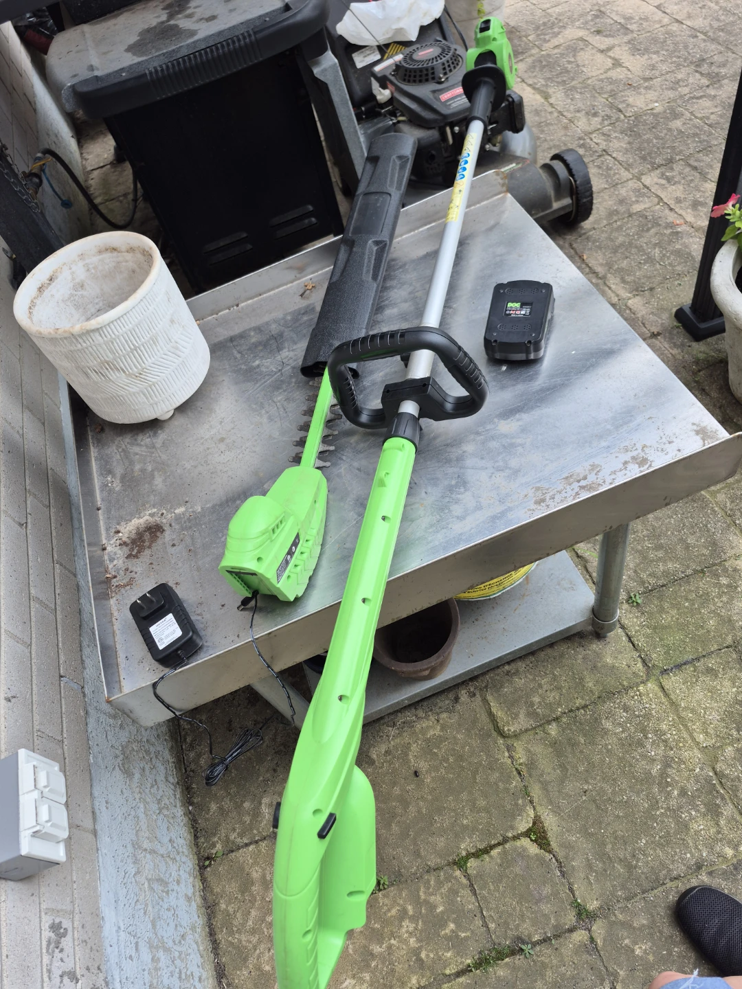 Extendable reach 20V Hedge Trimmer - photo 3