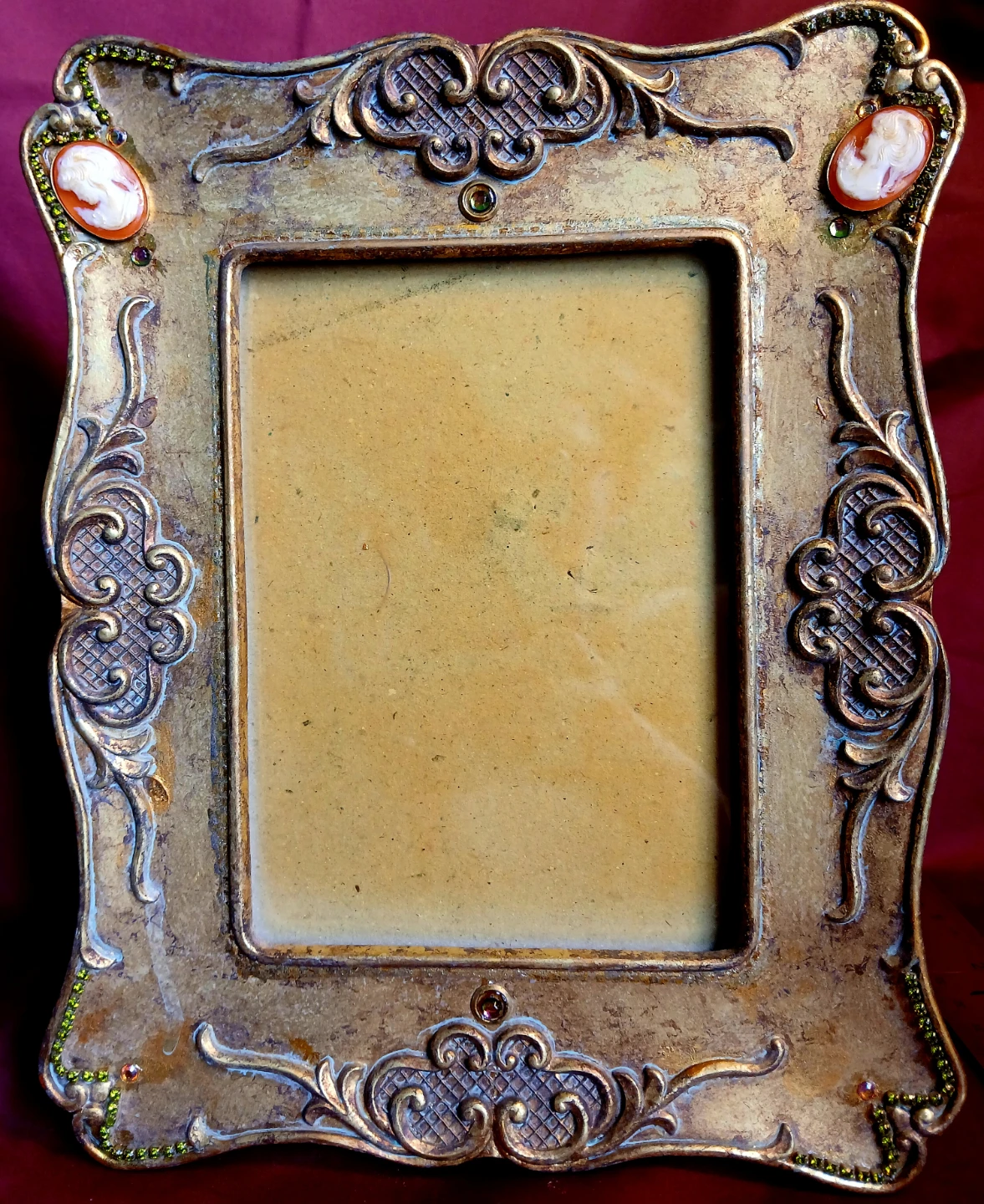 Ornate Cameo Photo Frame