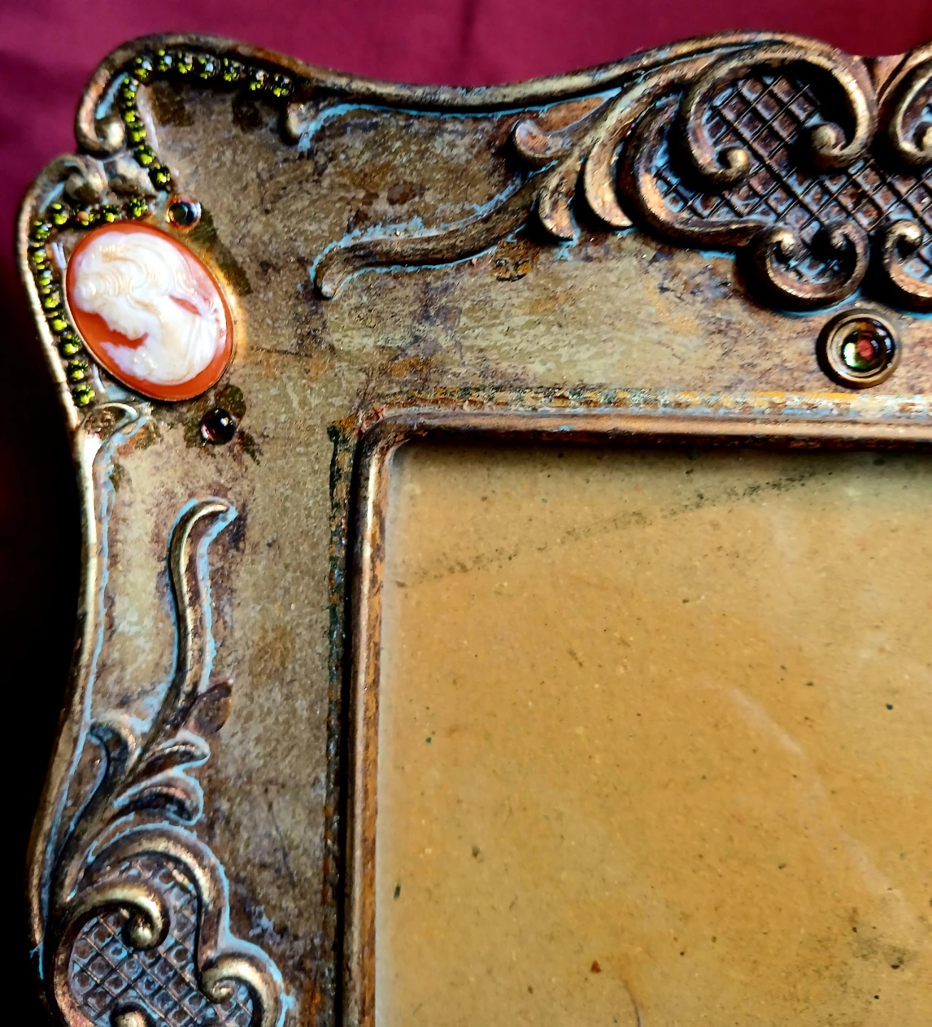 Ornate Cameo Photo Frame - photo 2