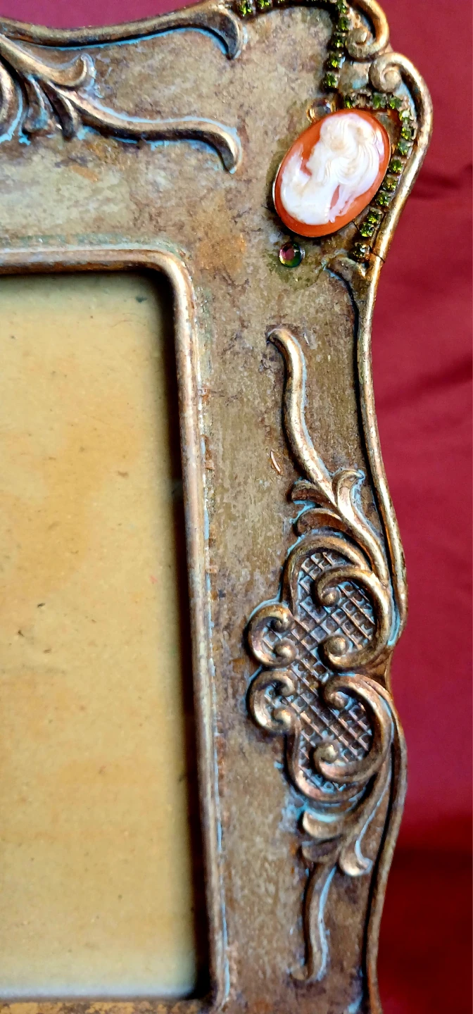 Ornate Cameo Photo Frame - photo 5