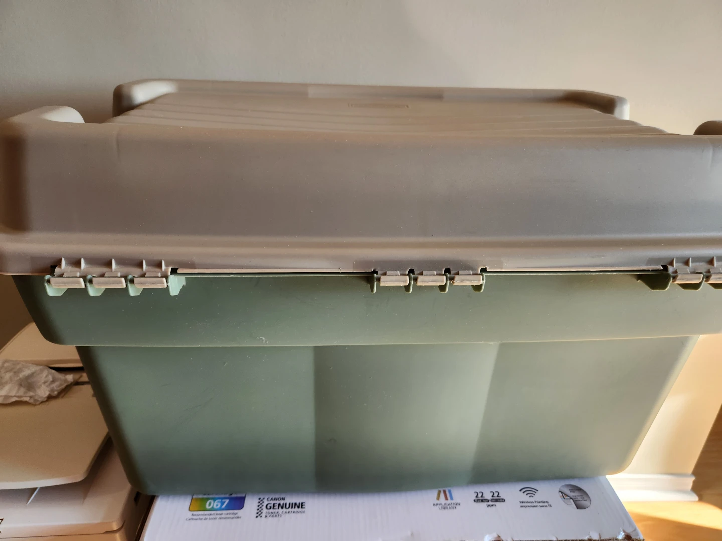 Rubbermaid Rough Tote 30 U.S. GAL / 114 L Storage Box - photo 5