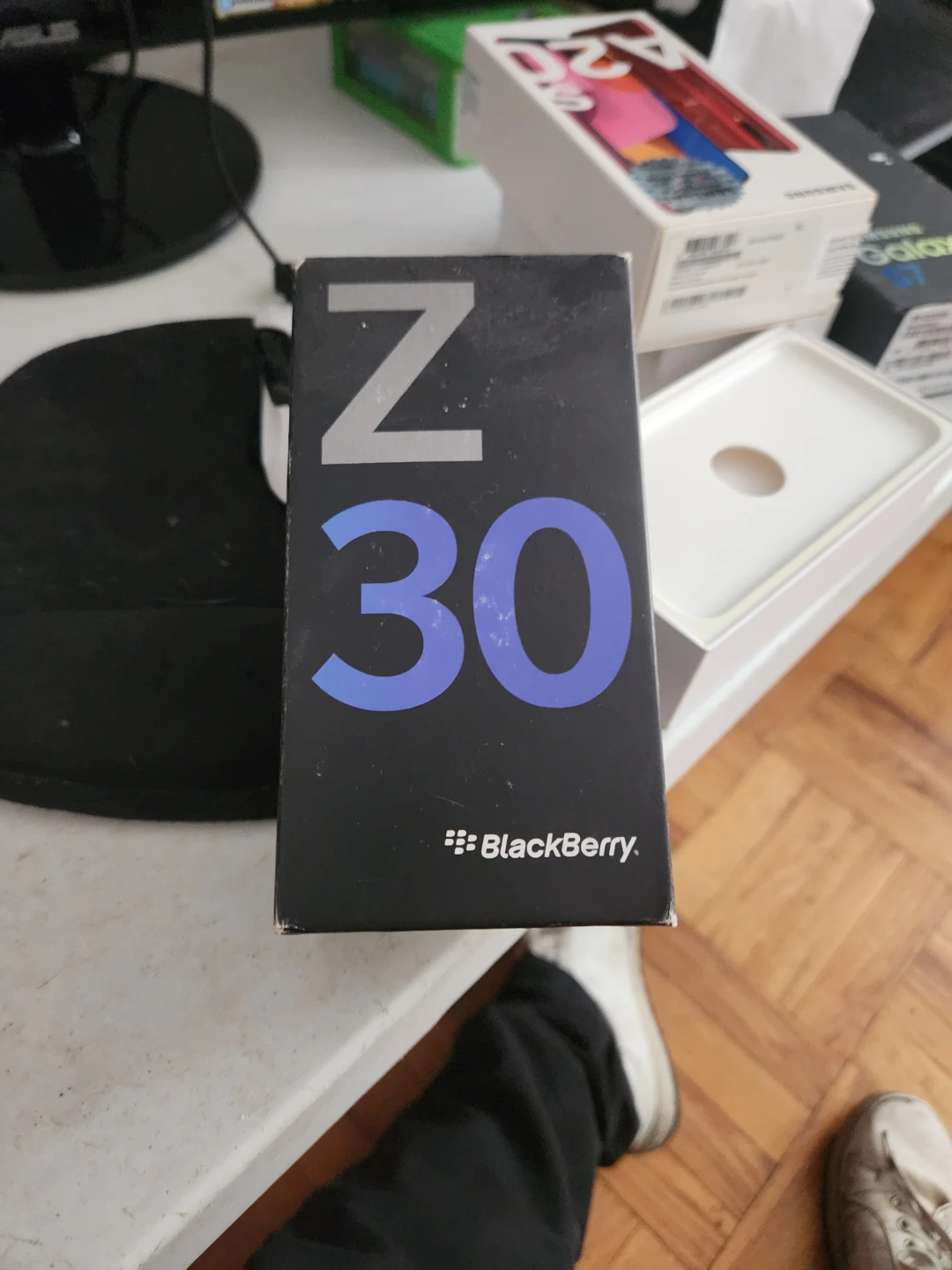 BlackBerry Z30 Smartphone - Box only - photo 2